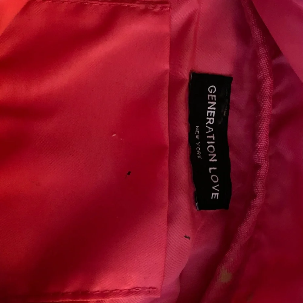 Stylish Pink Tweed Crossbody Bag - Picture 4 of 4